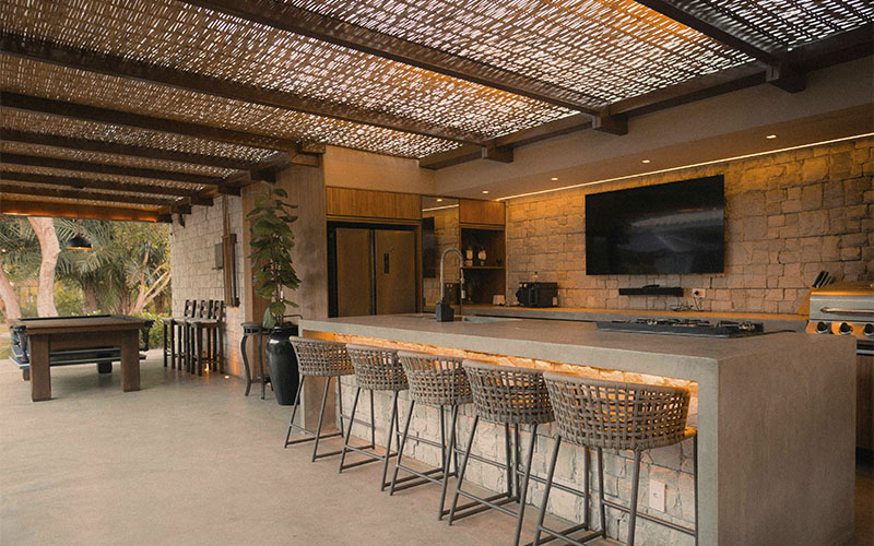 Outdoor Kitchen